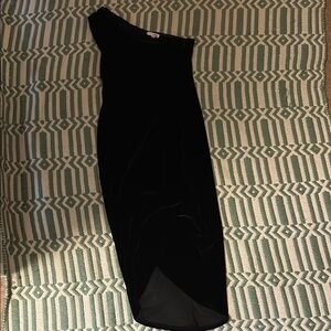 Baltic Born Black Asymmetrical One-Shoulder Cocktail Dress - Velvety Material